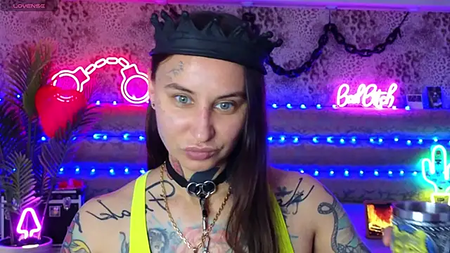 Cool Freak  online show from 04/04/26, 10:24