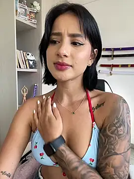 Snapshot of Ale_Lewis chatting on 12/14/24, 07:25 Ale Lewis online show from 12/14/24, 07:25