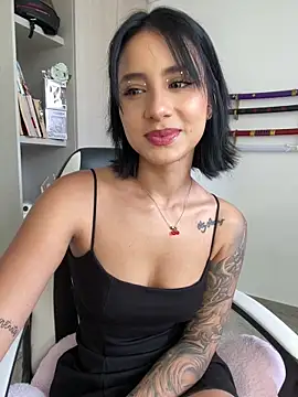 Snapshot of Ale_Lewis chatting on 12/27/24, 08:39 Ale Lewis online show from 12/27/24, 08:39