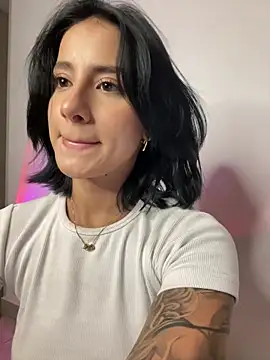 Snapshot of Ale_Lewis chatting on 02/18/25, 12:26 Ale Lewis online show from 02/18/25, 12:26