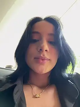 Snapshot of Ale_Lewis chatting on 03/03/25, 09:05 Ale Lewis online show from 03/03/25, 09:05