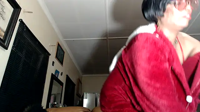 Snapshot of Gucci_Bx chatting on 07/23/26, 10:51 Gucci Bx online show from 07/23/26, 10:51