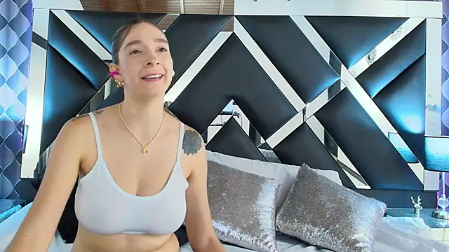 victoriaa lee  online show from 01/29/25, 07:00