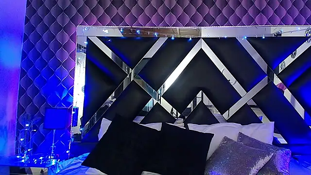 victoriaa lee  online show from 03/18/26, 07:17