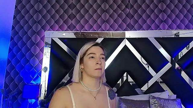 victoriaa lee  online show from 05/22/26, 07:30