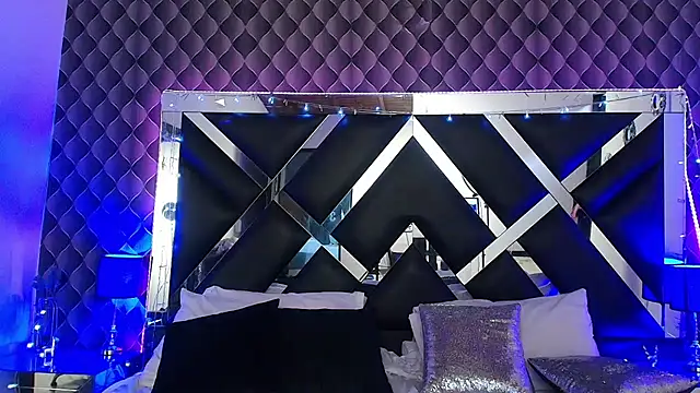 victoriaa lee  online show from 07/17/26, 07:08