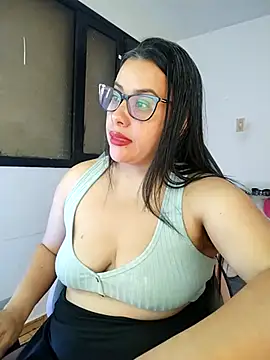 Snapshot of smile_sweetpao chatting on 02/28/25, 04:43 smile sweetpao online show from 02/28/25, 04:43