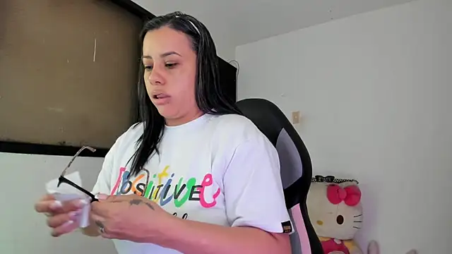 Snapshot of smile_sweetpao chatting on 03/22/25, 12:17 smile sweetpao online show from 03/22/25, 12:17