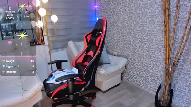 Snapshot of RenataReyes chatting on 01/08/25, 02:57 RenataReyes online show from 01/08/25, 02:57