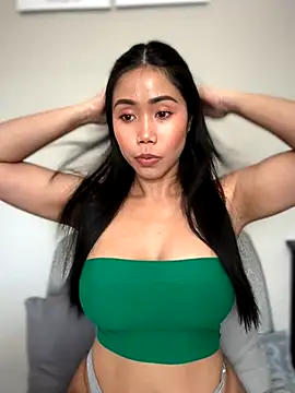 Snapshot of JazzieXo chatting on 10/02/25, 06:48 JazzieXo online show from 10/02/25, 06:48