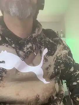 Snapshot of Cristian-Brayan chatting on 01/12/25, 04:40 Cristian-Brayan online show from 01/12/25, 04:40