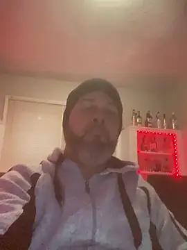 Snapshot of Cristian-Brayan chatting on 02/06/25, 01:10 Cristian-Brayan online show from 02/06/25, 01:10