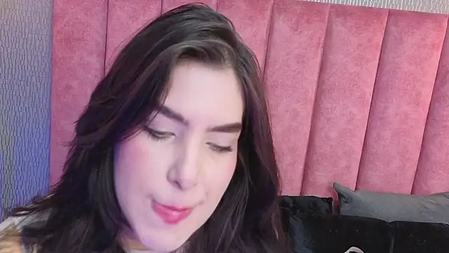 Alexa Thaylor  online show from 02/24/26, 03:32