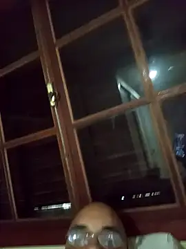 Snapshot of RobertoBuzios22 chatting on 11/04/25, 01:54 RobertoBuzios22 online show from 11/04/25, 01:54