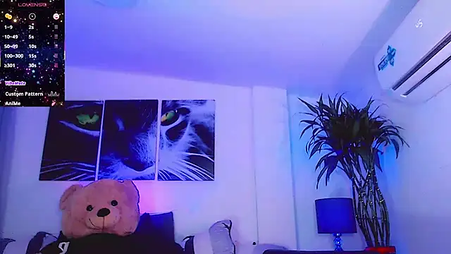 Snapshot of Sophiesweet5 chatting on 02/02/26, 12:53 Sophiesweet5 online show from 02/02/26, 12:53