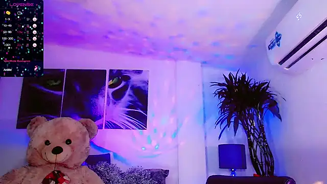 Sophiesweet5 online show from 04/08/26, 04:45