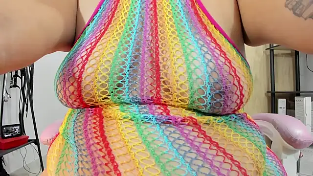 Snapshot of anawatson chatting on 07/20/26, 12:25 anawatson online show from 07/20/26, 12:25