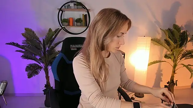 RebeccaMartinez online show from 02/16/25, 05:15