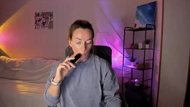 RebeccaMartinez online show from 10/22/25, 12:27