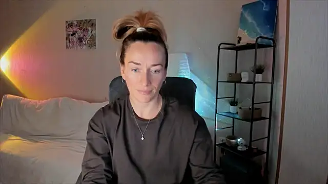 RebeccaMartinez online show from 11/02/25, 11:23