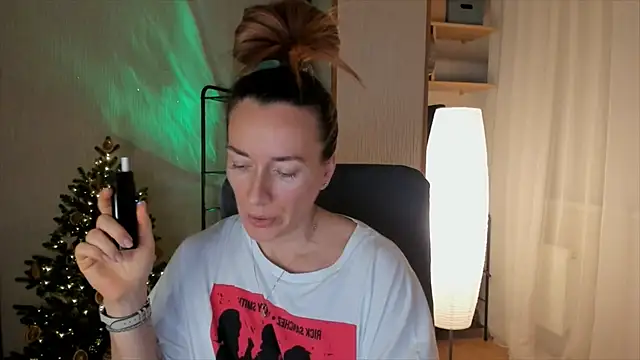 RebeccaMartinez online show from 12/22/25, 12:35