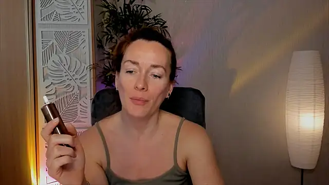 RebeccaMartinez online show from 04/09/26, 07:25