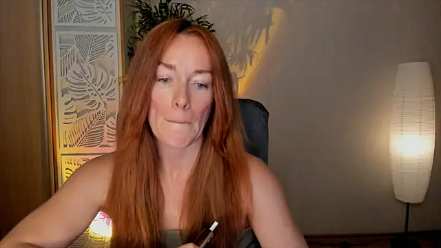 Snapshot of RebeccaMartinez chatting on 06/11/26, 06:11 RebeccaMartinez online show from 06/11/26, 06:11