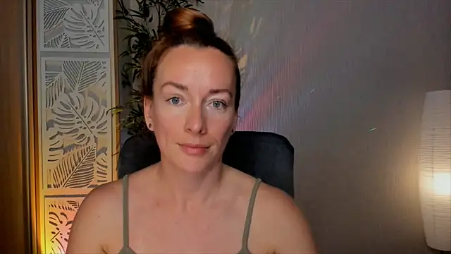 Snapshot of RebeccaMartinez chatting on 06/12/26, 05:28 RebeccaMartinez online show from 06/12/26, 05:28