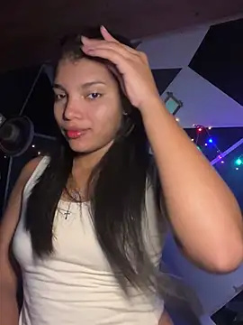 Snapshot of emilyharber chatting on 05/07/26, 02:44 emilyharber online show from 05/07/26, 02:44