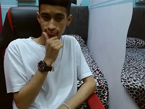 Snapshot of Angelstripboy chatting on 02/17/25, 05:10 Angelstripboy online show from 02/17/25, 05:10