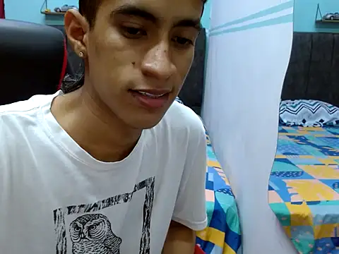 Snapshot of Angelstripboy chatting on 03/13/25, 12:48 Angelstripboy online show from 03/13/25, 12:48