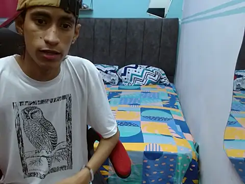 Snapshot of Angelstripboy chatting on 03/19/25, 12:59 Angelstripboy online show from 03/19/25, 12:59