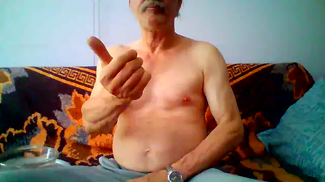 Snapshot of cumloverboyxx69 chatting on 04/22/26, 12:18 cumloverboyxx69 online show from 04/22/26, 12:18