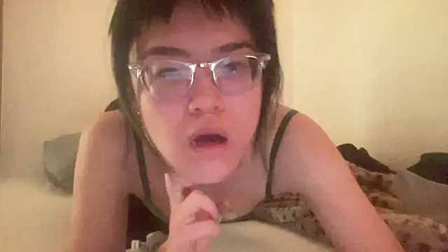 forbiddenfruitcake online show from 03/03/25, 07:43
