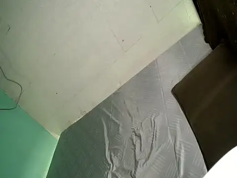 katie white online show from 09/17/25, 05:53