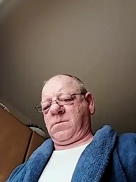 Snapshot of Kuschelb chatting on 11/28/25, 07:33 Kuschelb online show from 11/28/25, 07:33