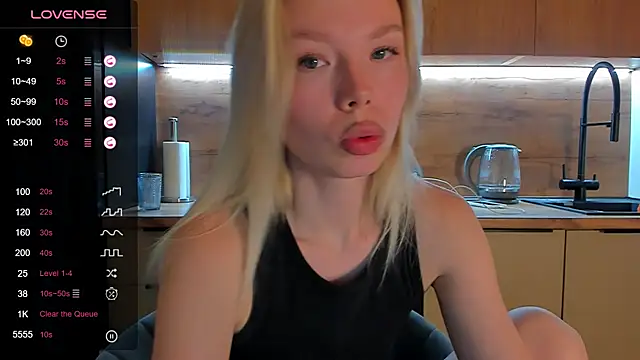 Snapshot of Olivia_Bells chatting on 05/29/26, 10:08 Olivia Bells online show from 05/29/26, 10:08