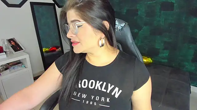 Snapshot of BellaFlaming chatting on 01/13/25, 11:19 BellaFlaming online show from 01/13/25, 11:19