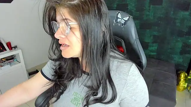 Snapshot of BellaFlaming chatting on 01/27/25, 11:32 BellaFlaming online show from 01/27/25, 11:32