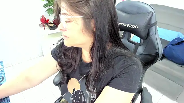 Snapshot of BellaFlaming chatting on 02/25/25, 11:08 BellaFlaming online show from 02/25/25, 11:08