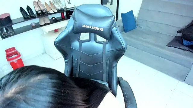 BellaFlaming online show from 12/02/25, 11:48