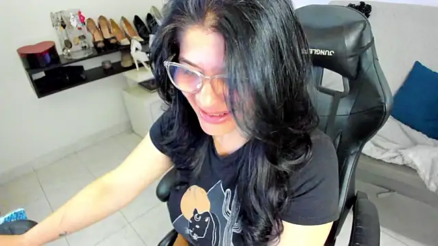 BellaFlaming online show from 03/10/26, 10:42