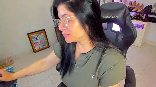 BellaFlaming online show from 04/05/26, 11:07