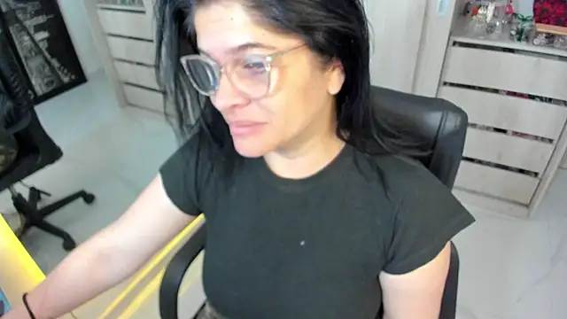 BellaFlaming online show from 05/29/26, 10:57