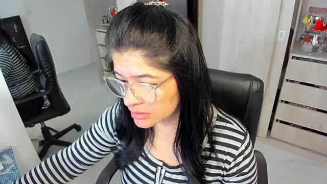 BellaFlaming online show from 06/05/26, 11:27