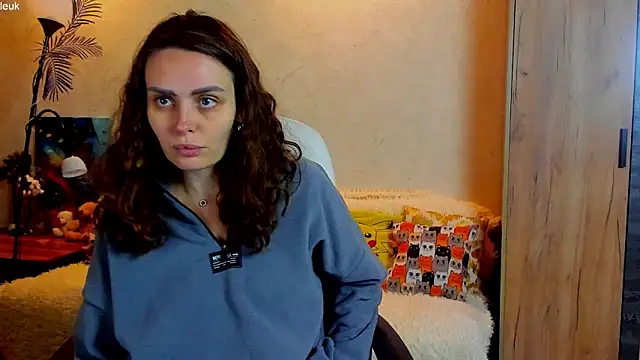 mia grantes online show from 09/30/25, 05:40