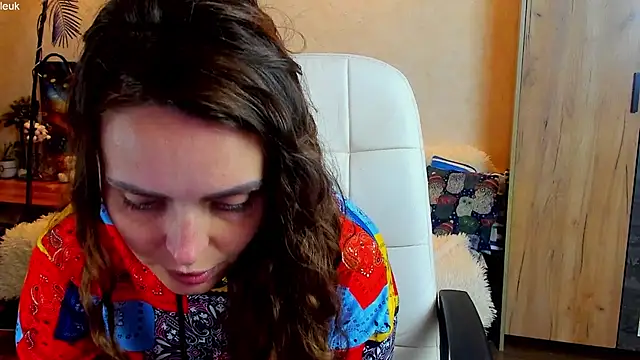 mia grantes online show from 10/03/25, 07:22