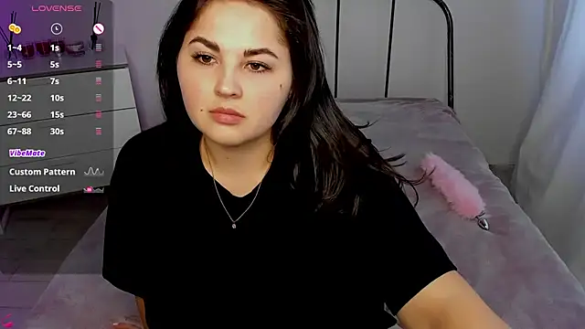 Snapshot of Talla_a chatting on 06/25/26, 12:31 Talla a online show from 06/25/26, 12:31