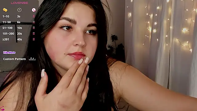 Snapshot of Talla_a chatting on 07/28/26, 06:20 Talla a online show from 07/28/26, 06:20