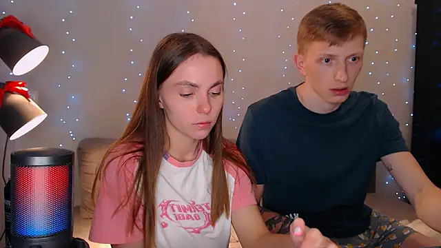 juliaanddima online show from 02/17/25, 12:21